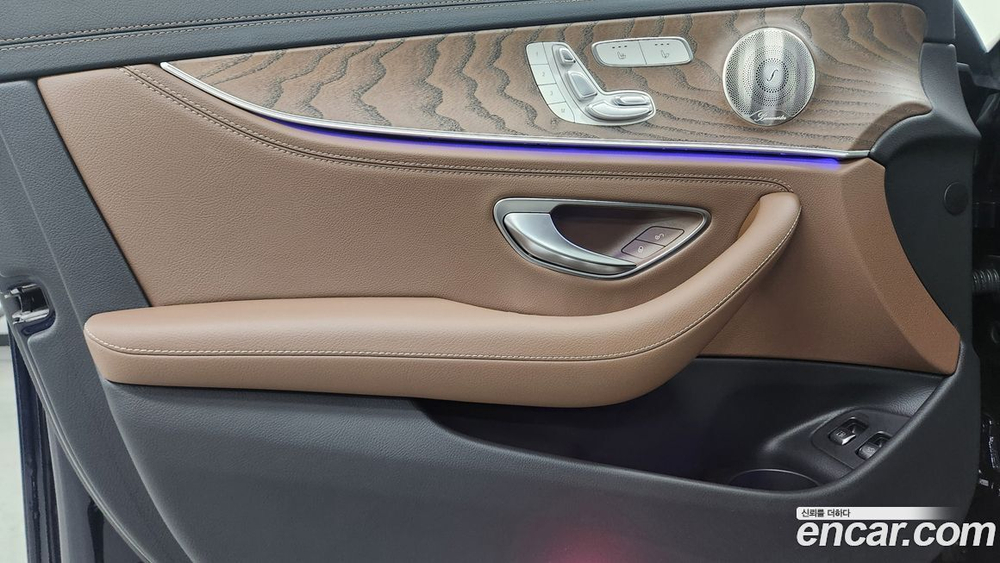 Mercedes-Benz E-Class W213 E300e 4MATIC Exclusive (12.2022)