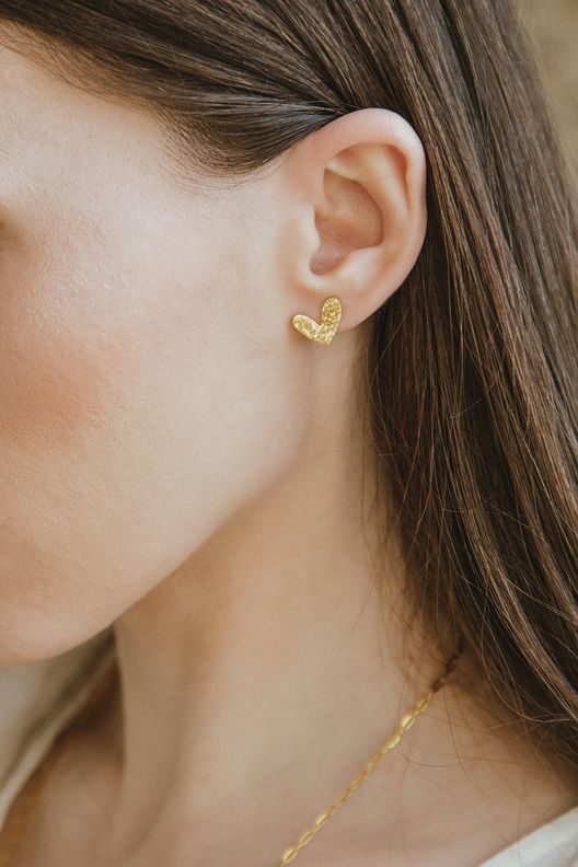 Серьги-сердечки с чеканкой / Audeo