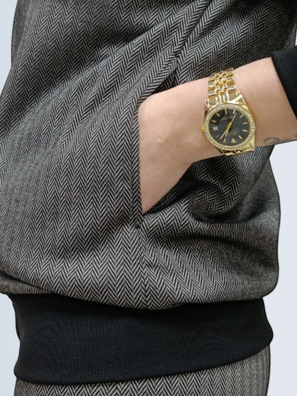 20842 Костюм женский (брюки-палаццо и бомбер) черный в елочку жаккард (52)