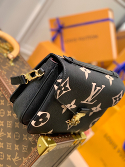 Louis Vuitton Pochette Metis