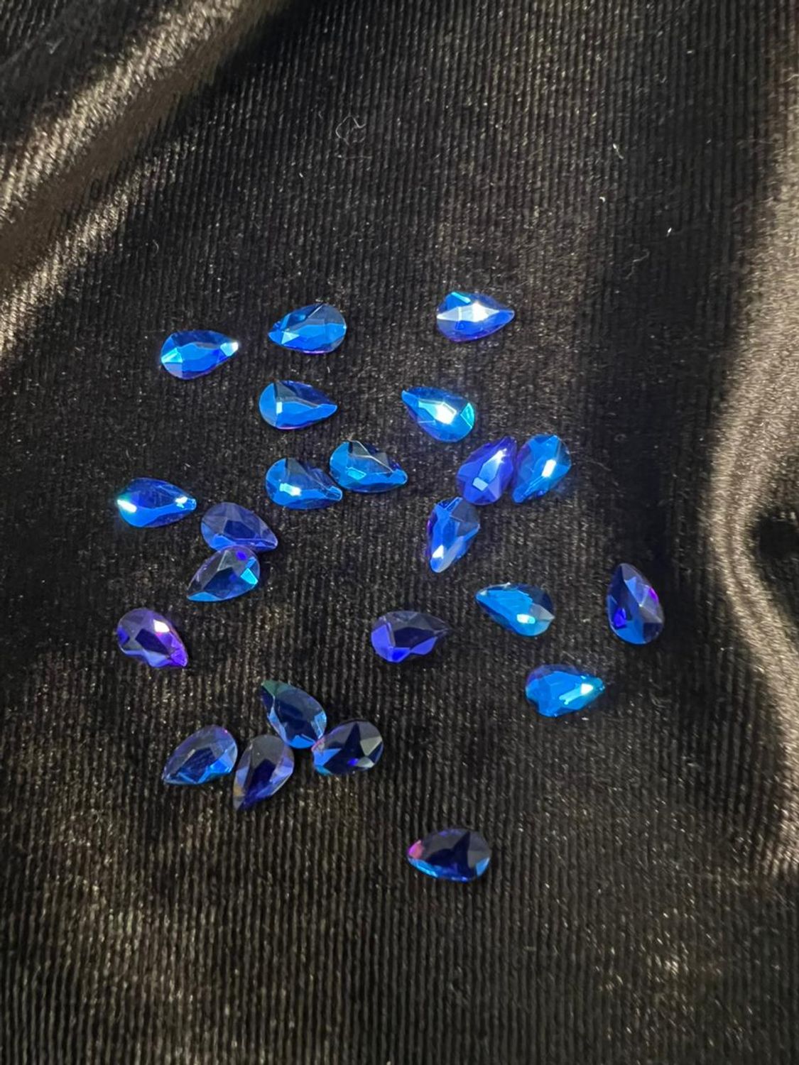 Стеклянные стразы  (5,5*8мм) 25шт, цвет светло синий