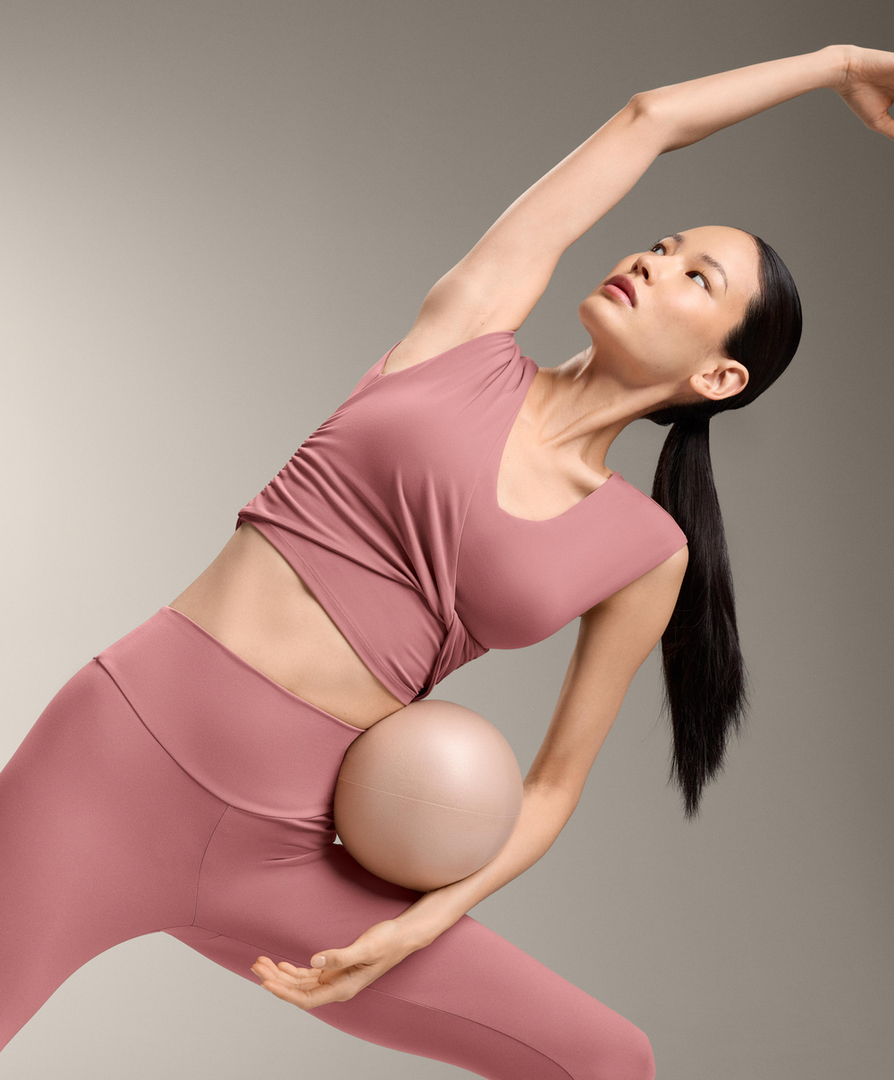 Oysho Топ-майка Comfortlux с перекрестными деталями, светло-розовый