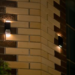 USL-F-154-PT120 NEWYORK Cветильник настенный на солнечной батарее. 6 светодиодов. Белый свет. 1xАА Ni-Mh аккумулятор в-к. IP44. TM Uniel