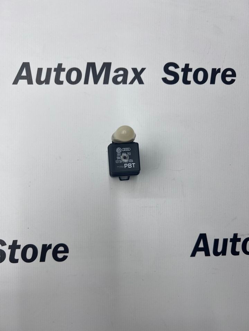 Реле обогрева стекла Volkswagen. 3B0951253. Оригинал.