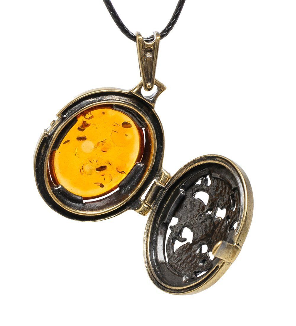 AM-1744 Подвеска «Медальон Лоза» (латунь, янтарь)