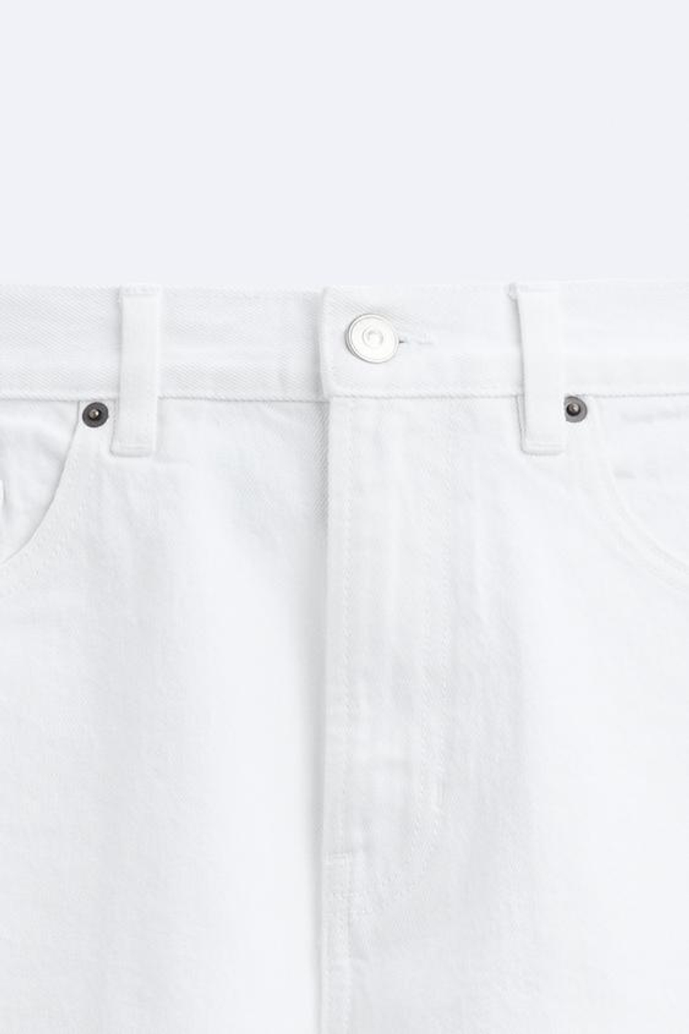 ZARA ЦВЕТНЫЕ ДЖИНСОВЫЕ ШОРТЫ, БЕЛЫЙ