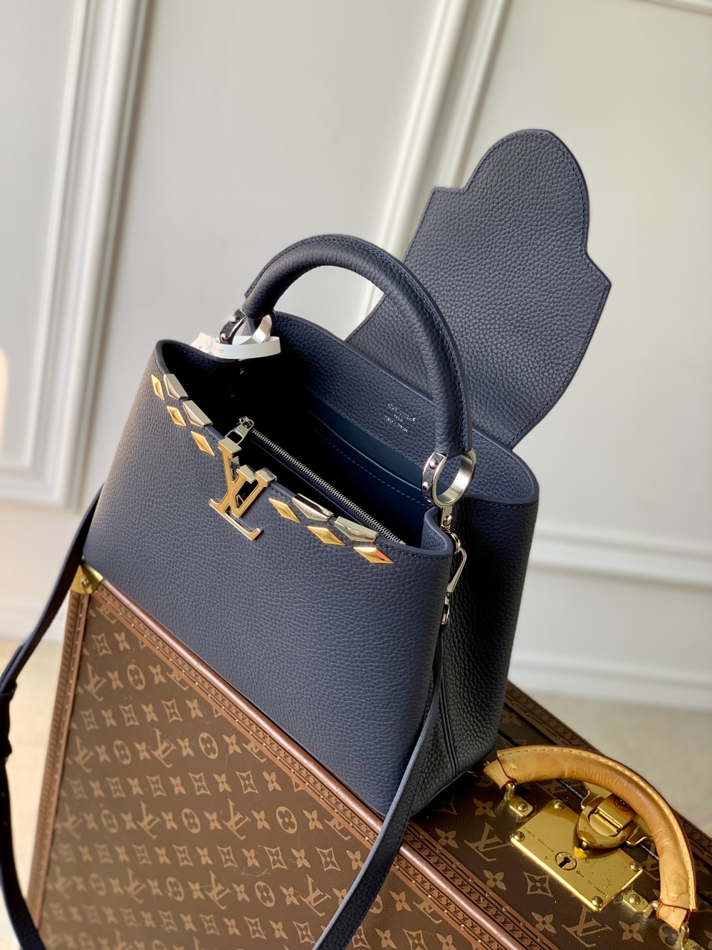 Louis Vuitton Capucines MM