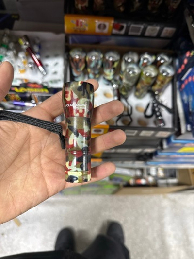 Фонарик ручной YYC-Z-422  BL-B18