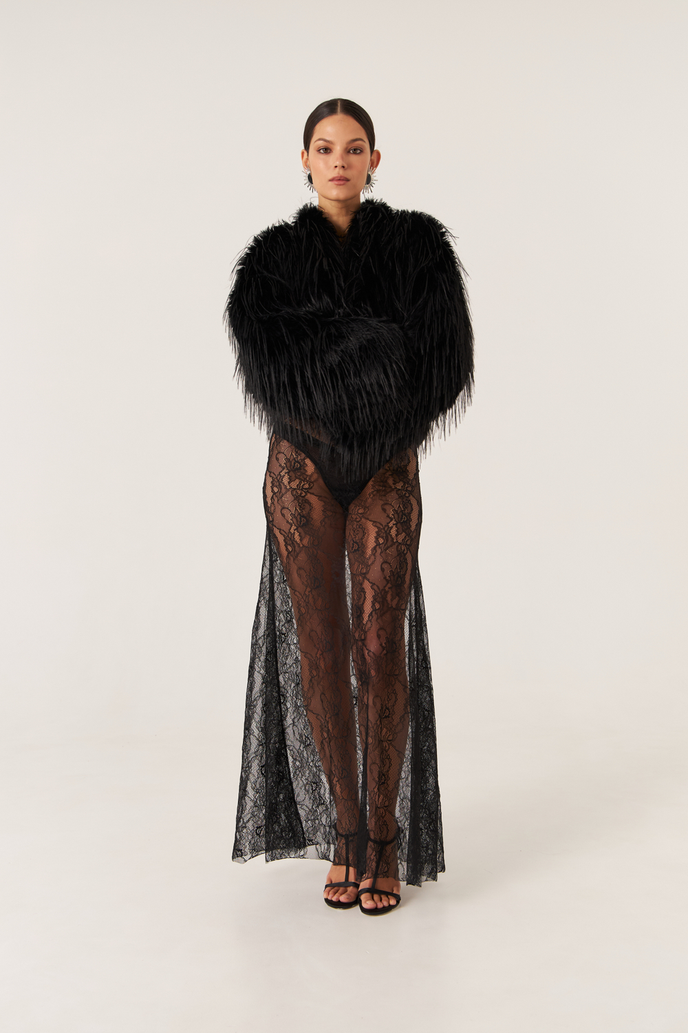 Комплект юбка/митенки из кружева