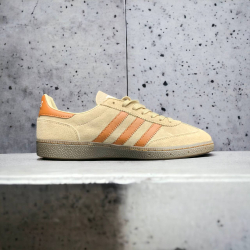 Adidas Spezial • Bone