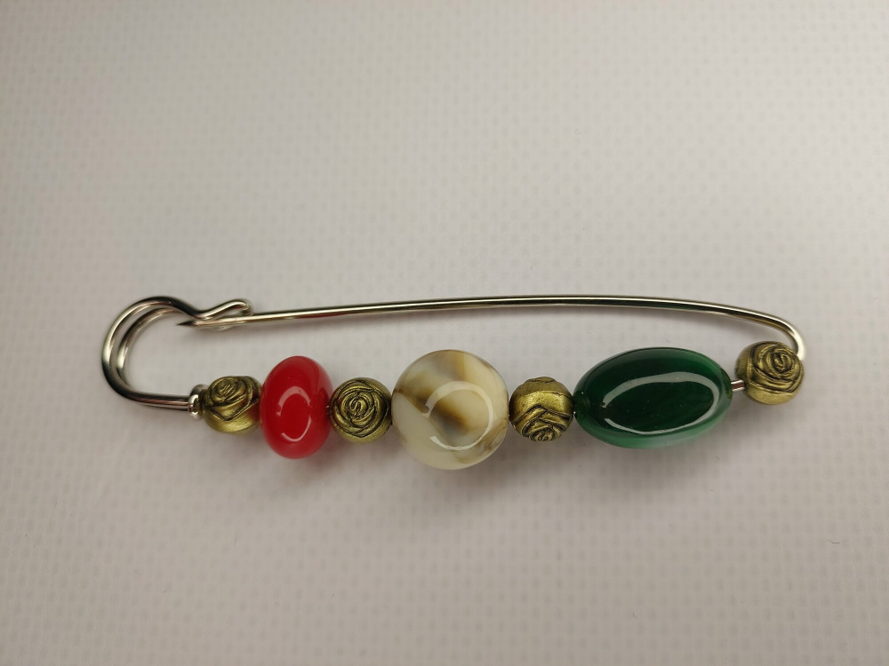 Булавка брошь "Морские камешки. Розочка" для кардигана, пальто, платков, шарфа, костюмов, одежды. Цвет красный серый чёрный