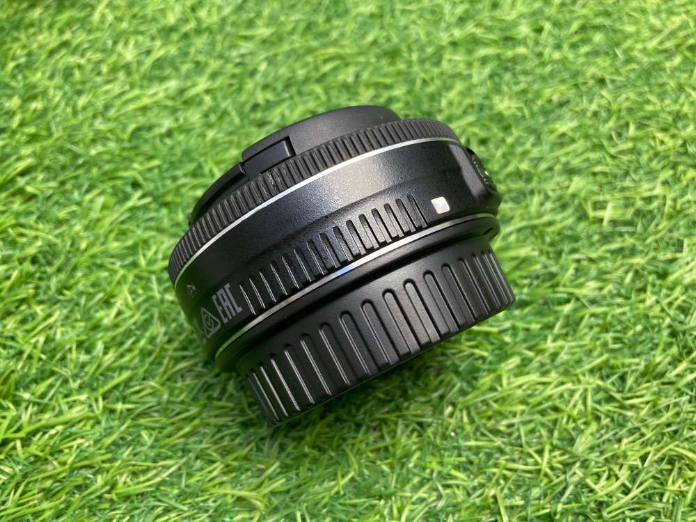 Canon EF-S 24mm 2.8 STM