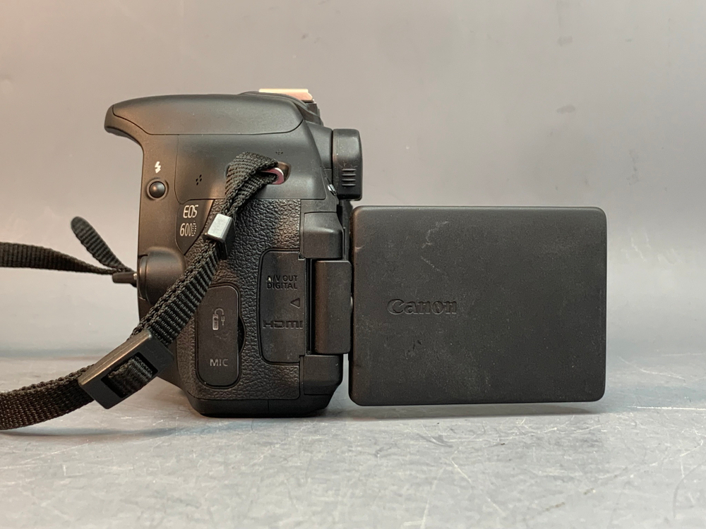 Canon 600d Kit 18-55mm 855 кадров