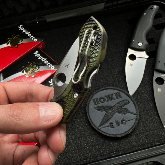 Складной нож Spyderco Dragonfly 28ZFPGR2 c клинком из стали VG-10, рукоять FRN