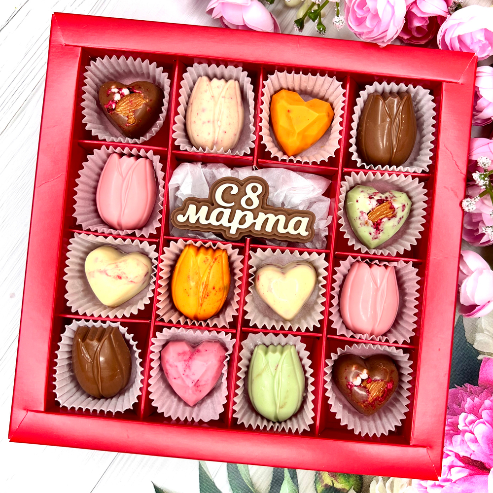 Шоколадный набор "С 8 марта. Тюльпаны": шоколадка-надпись и 14 конфеты ручной работы