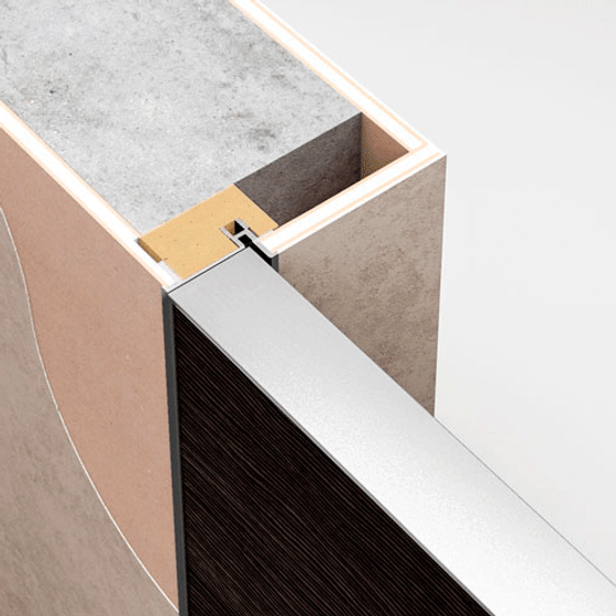 Дверное полотно установленное в скрытый короб Invisible, после финишных отделочных работ