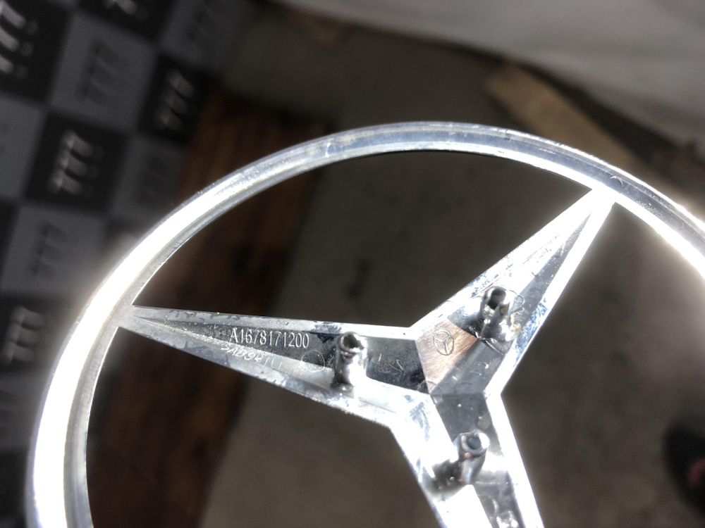 Эмблема Mercedes GLE (V167) 18-нв Б/У Оригинал A1678171200