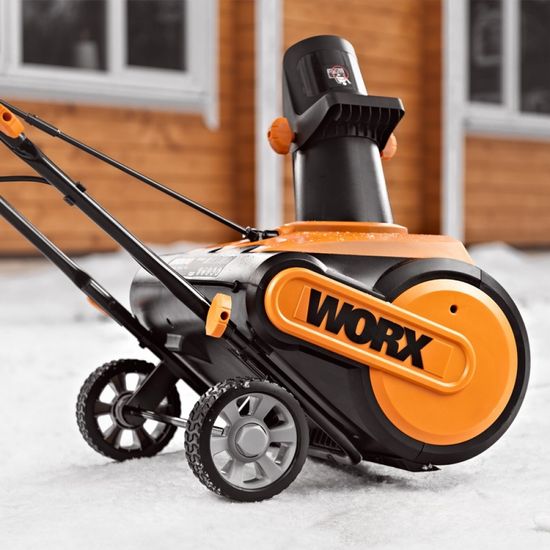 Электрический снегоуборщик WORX WG450E