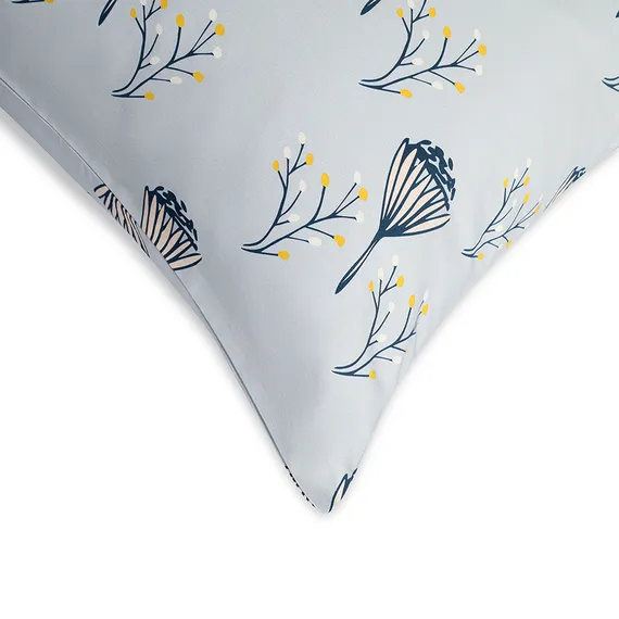 Комплект постельного белья "Полевые цветы" из премиального сатина из коллекции russian north, 200х220 см