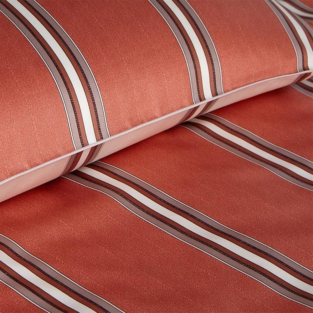 Наволочка 70x70 Elegante Cascade коричневая вид