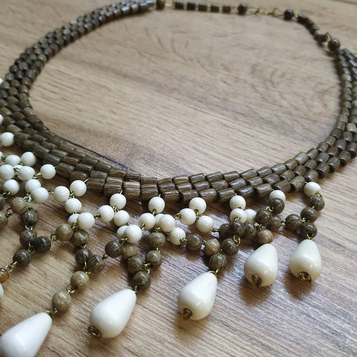 Колье Клеопатра, 11 подвесов цвет молочный, дерево, цвет коричневый, молочный, 50 см