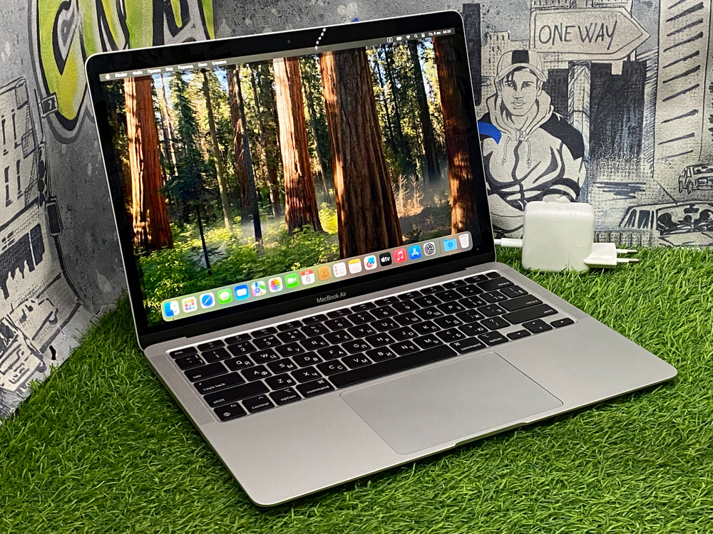 MacBook Air 13 2020 M1/8GB/256GB A2337