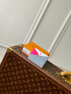 Louis Vuitton Criss Cross Card Holder