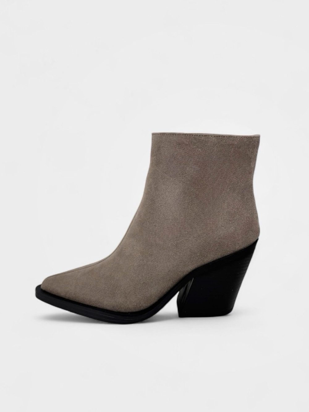 Казаки в бежевом цвете