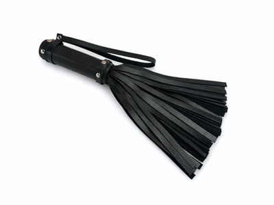 Черная генитальная мини-плеть Queen Arsenal - 26 см. (Цвет: черный)