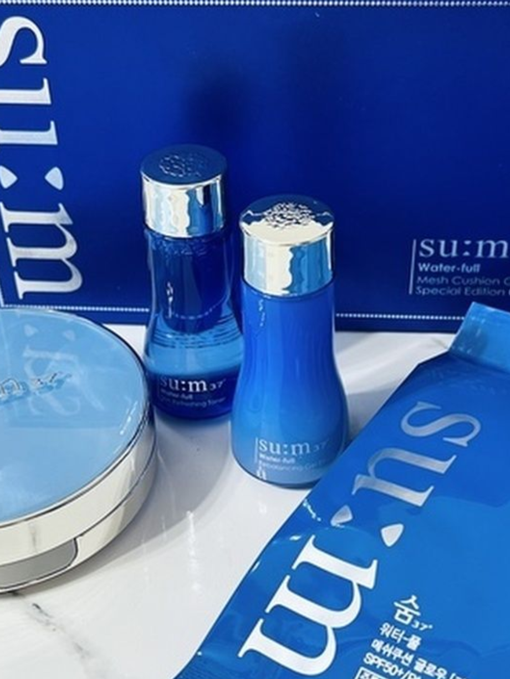 Sum37 Премиальный набор  ухода за кожей ( кушон, тонер, эмульсия)  Water Full Cushion Glow Special Edition