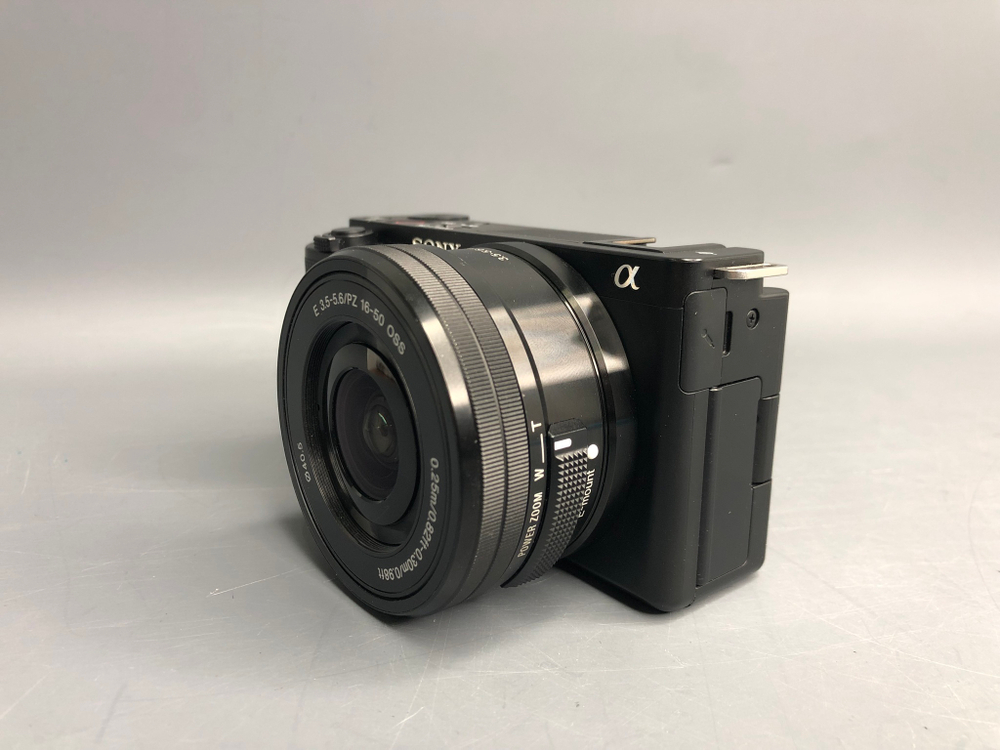 Sony ZV-E10 Kit 16-50mm 4.500 кадров