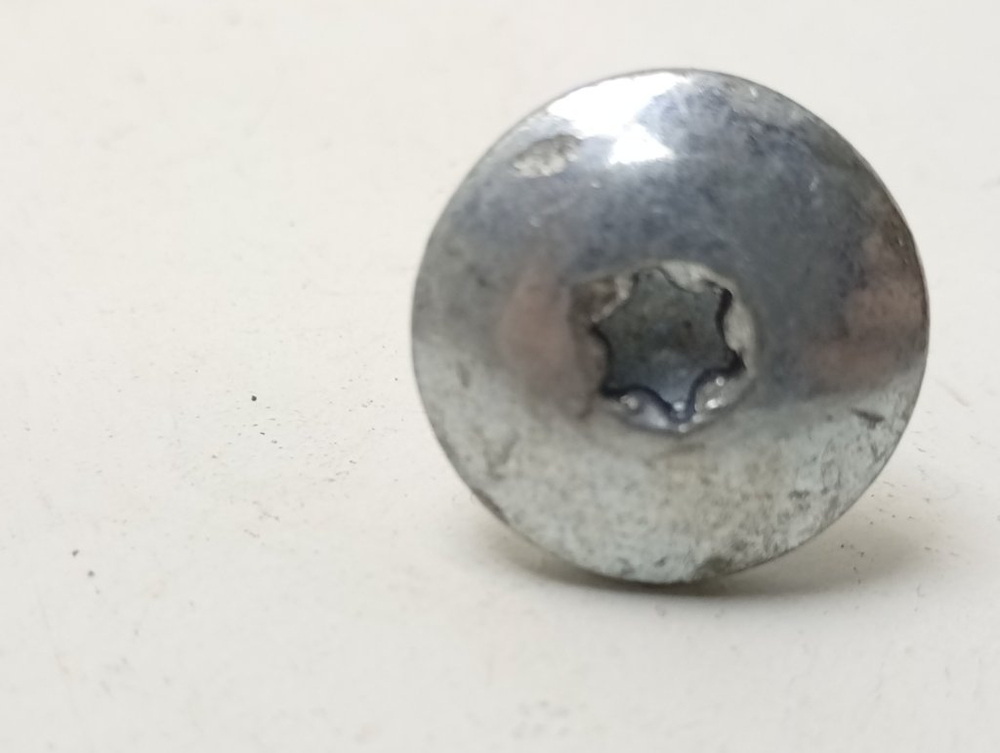 IWUE4105CIS кт64 Болт крепления шкива для стиральной машины Indesit IWUE4105CIS б/у