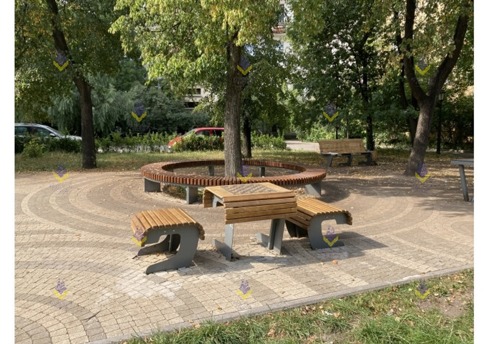 Столик со скамьями для настольных игр