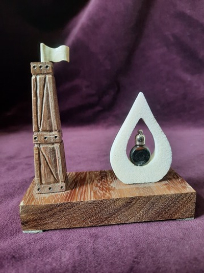Сувенир "Нефтяная вышка  и капля нефти", рог лося, бивень мамонта, красное дерево