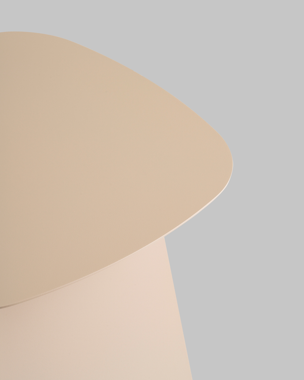 Журнальный столик Leyre металл бежевый