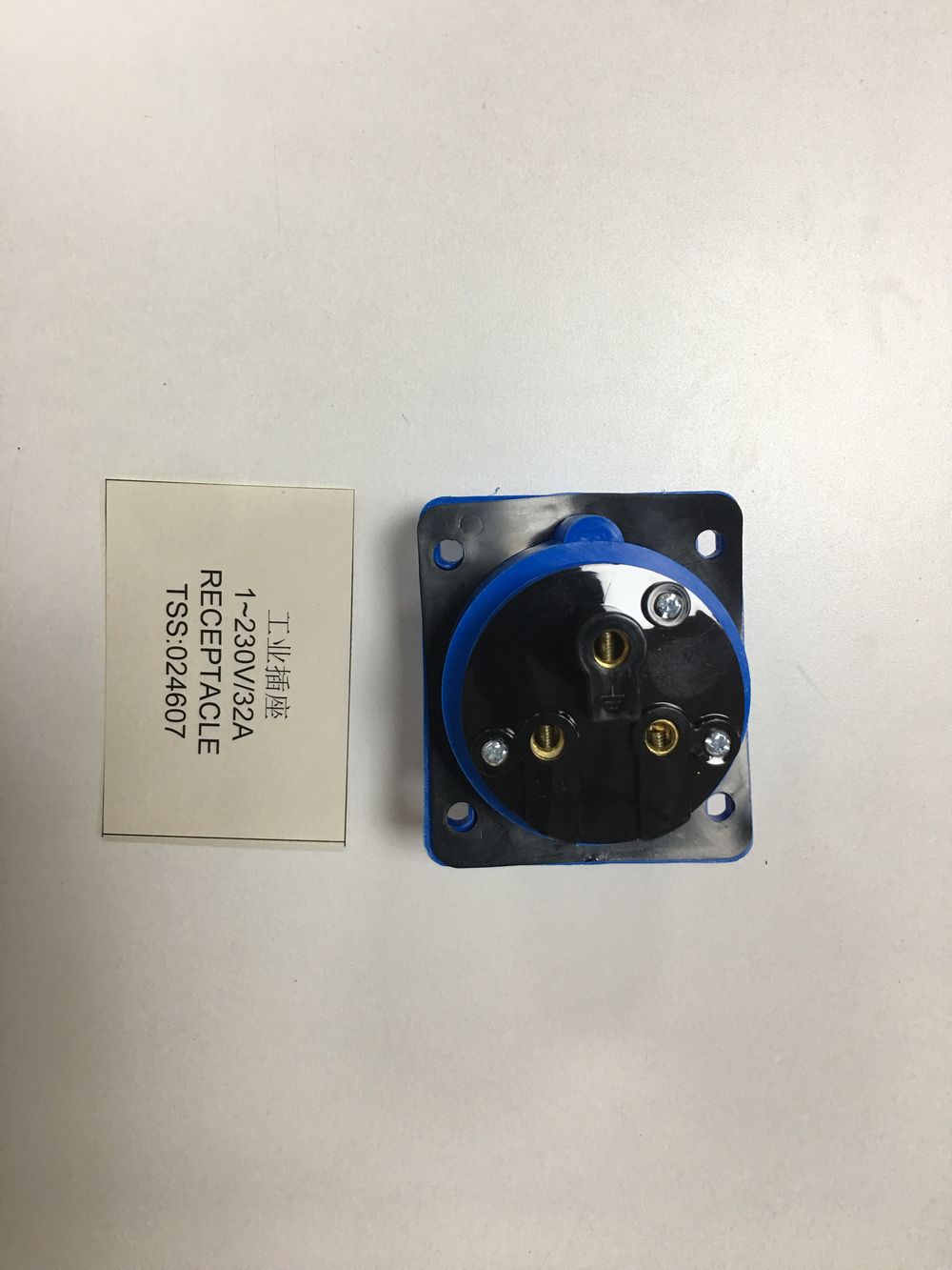 Розетка 1~230V/32A socket