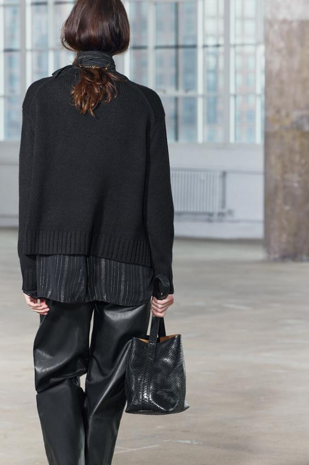 ZARA ОДНОТОННЫЙ СВИТЕР, ЧЕРНЫЙ