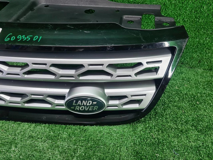 Решетка радиатора Land-Rover Discovery 5 (2016-2021)