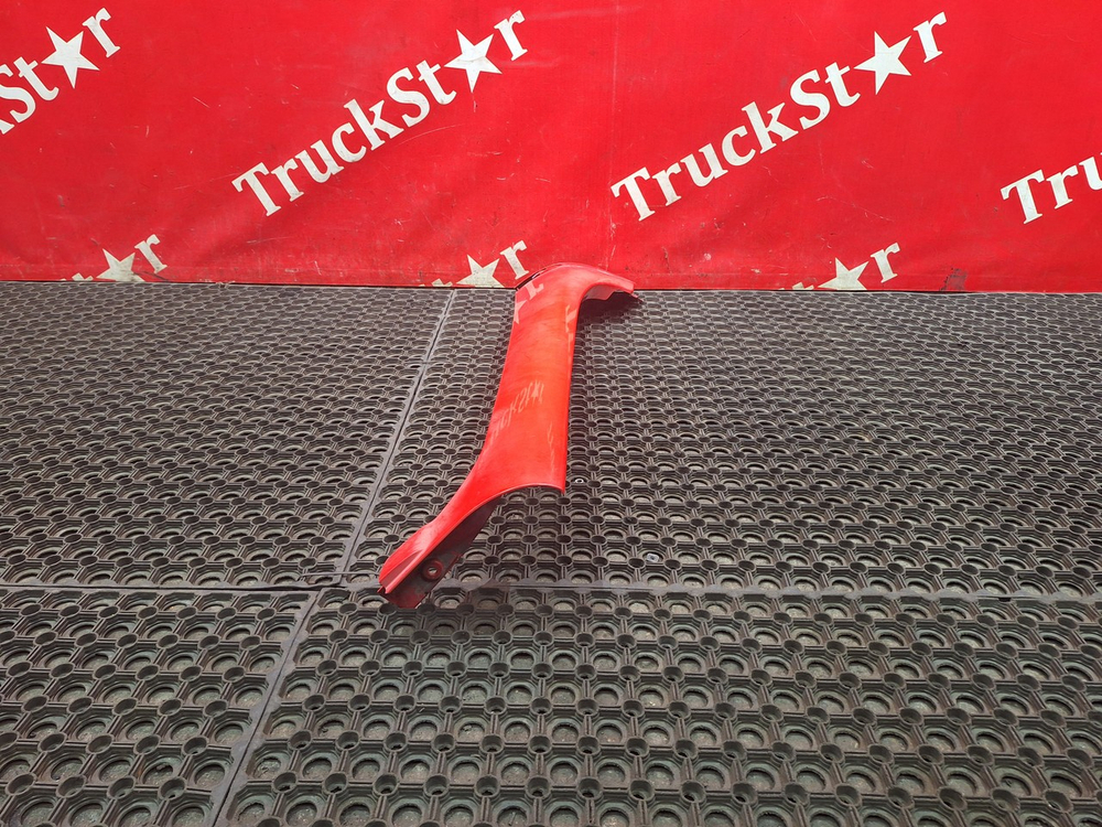 Накладка лобового стекла левая