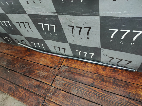 Молдинг стекла переднего левого Toyota Camry (XV70) 17-нв Б/У Оригинал 7572033170