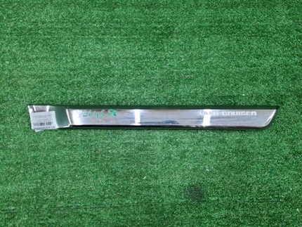 Накладка двери задняя Land Cruiser 200 (2015-2021)