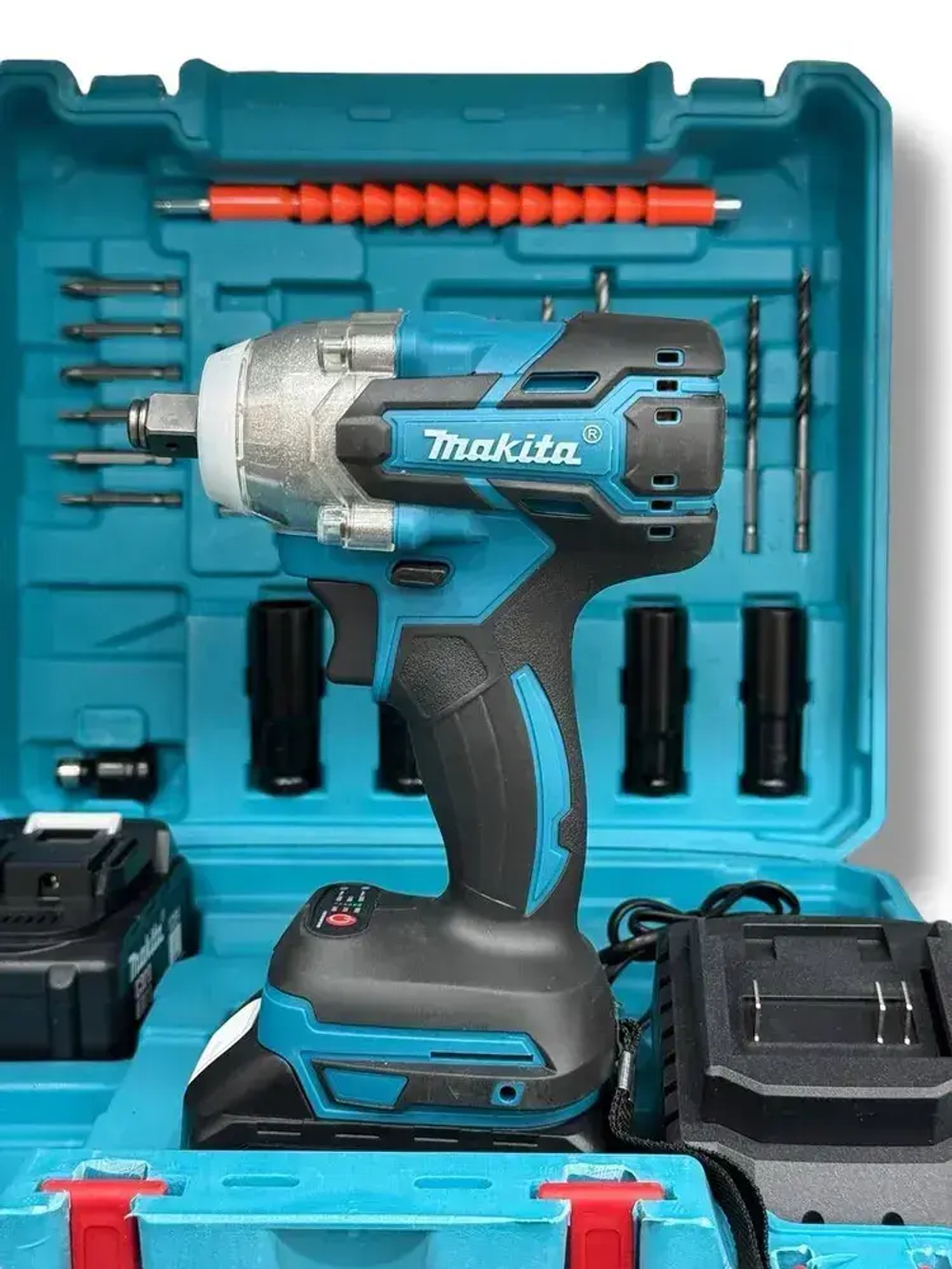 Ударный гайковерт Makita , 2 АКБ + кейс