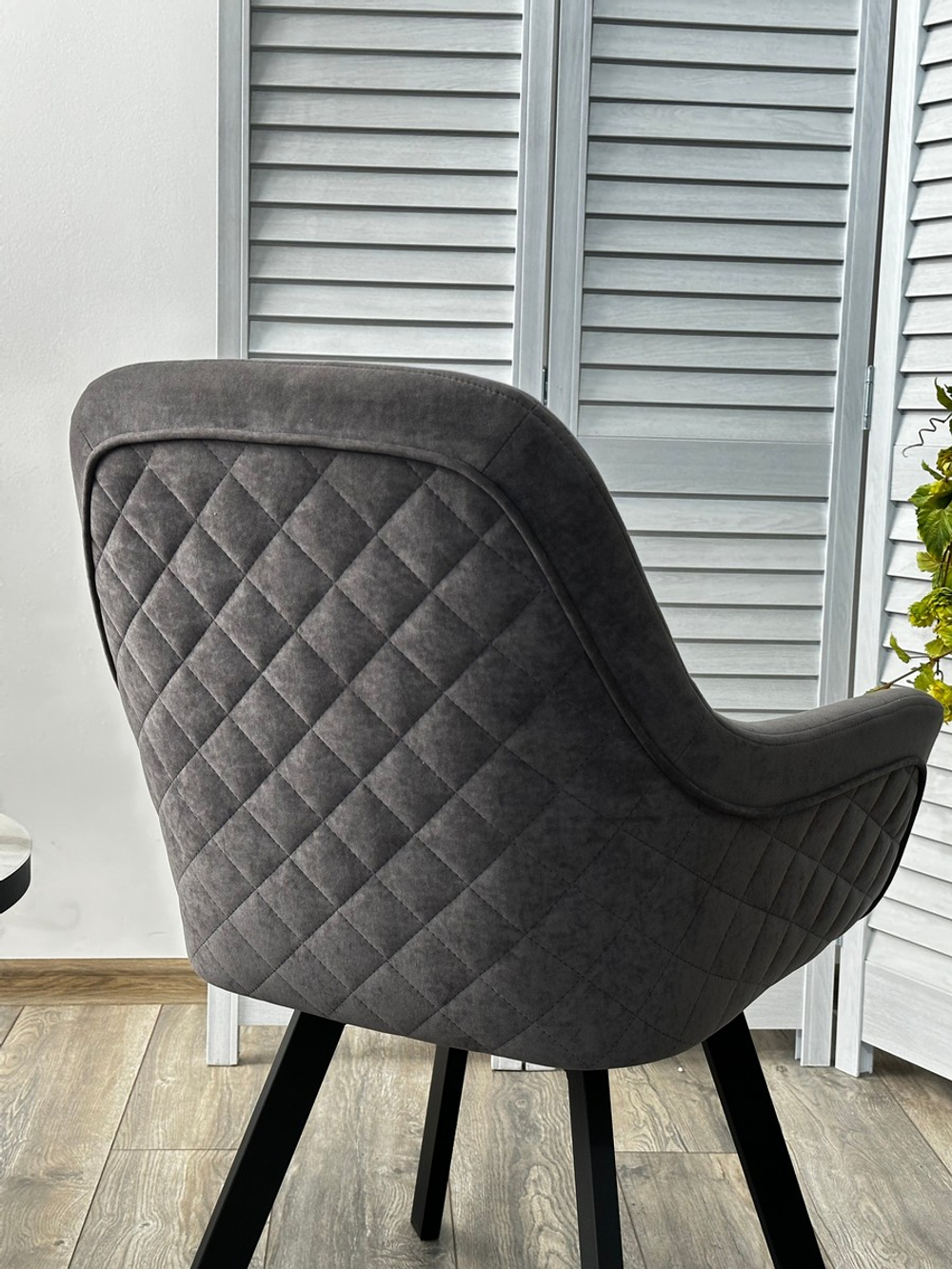 Стул М-City DISAUR Джет (Jet) поворотный на поворотный на 360 градусов, B28 темно-серый, Велюр, Черный каркас