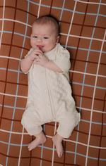 Песочник вязаный клетка, Молочный