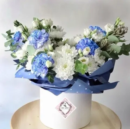 Композиция в коробке