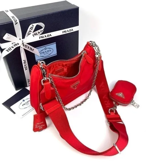 Нейлоновая сумка через плечо Prada Re-edition, красный