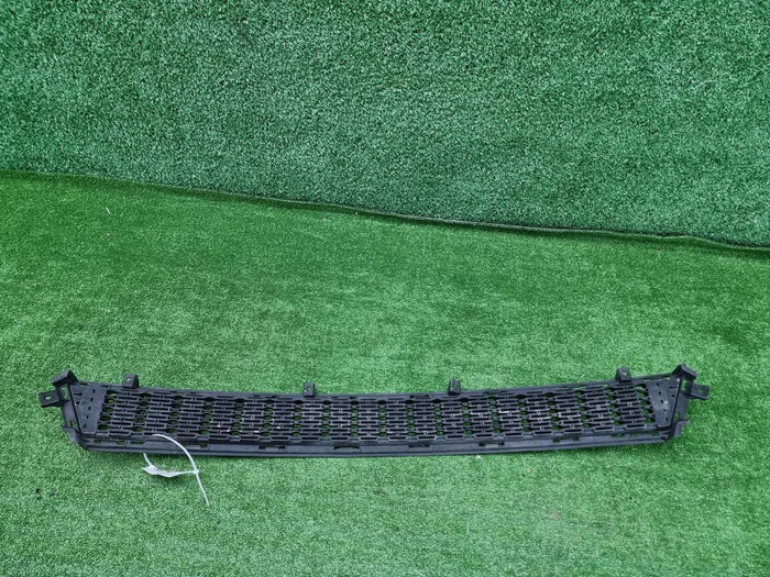 Решетка переднего бампера Kia Ceed 2 JD (15-18)