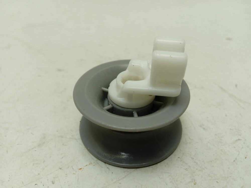 SGV43E43RU ктп20 Ролик нижней корзины для посудомоечной машины Bosch SGV43E43RU б/у