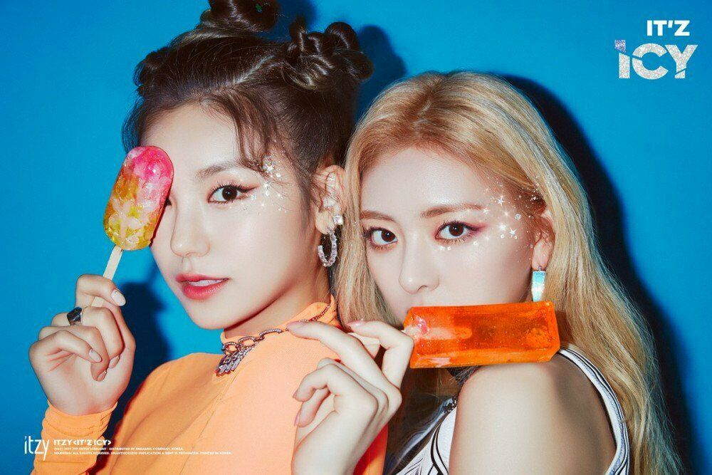 Альбом ITZY - It'z Icy Album RANDOM Version