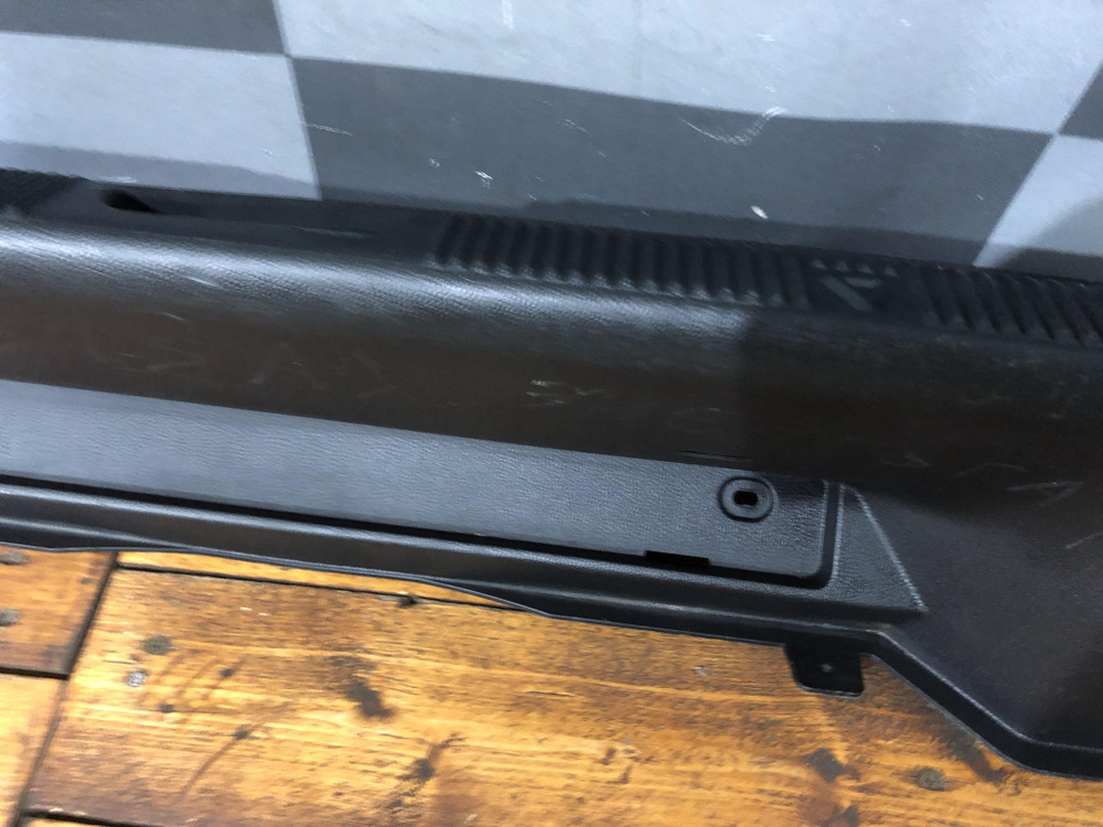 Накладка замка багажника Skoda Yeti 09-18 Б/У Оригинал 5L6863485A